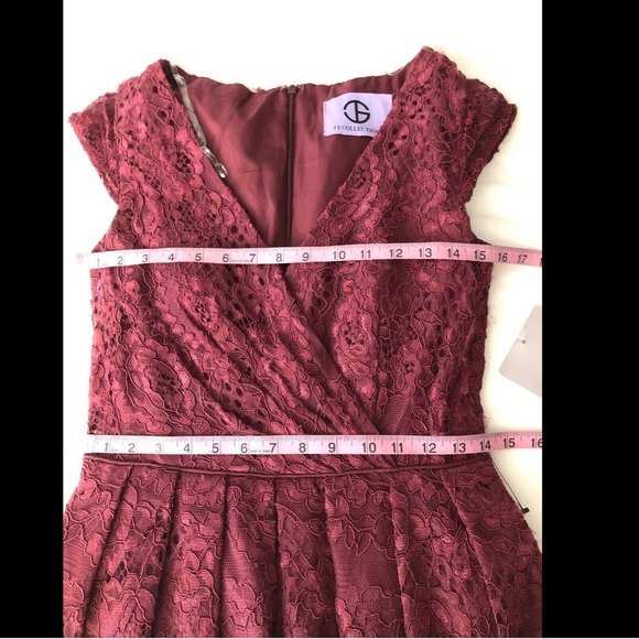 EUC JS Collections Embroidered Lace Ballgown Wine - Picture 7 of 8